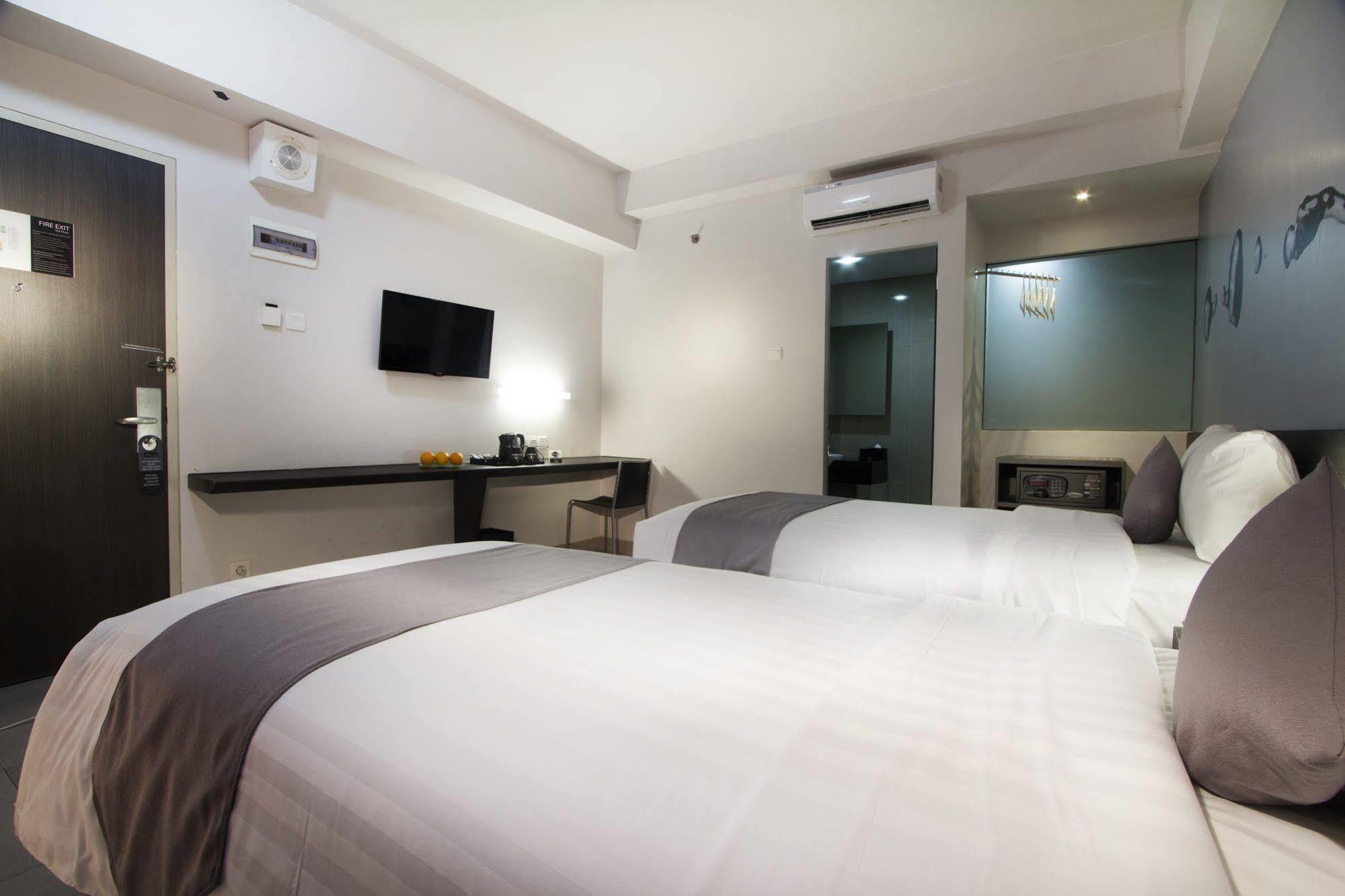 Neo Hotel Tendean Jakarta By Aston Jacarta Exterior foto